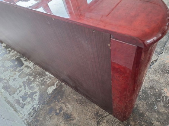 Image 1 of Buffet italien convexe en parchemin laqué par Aldo Tura