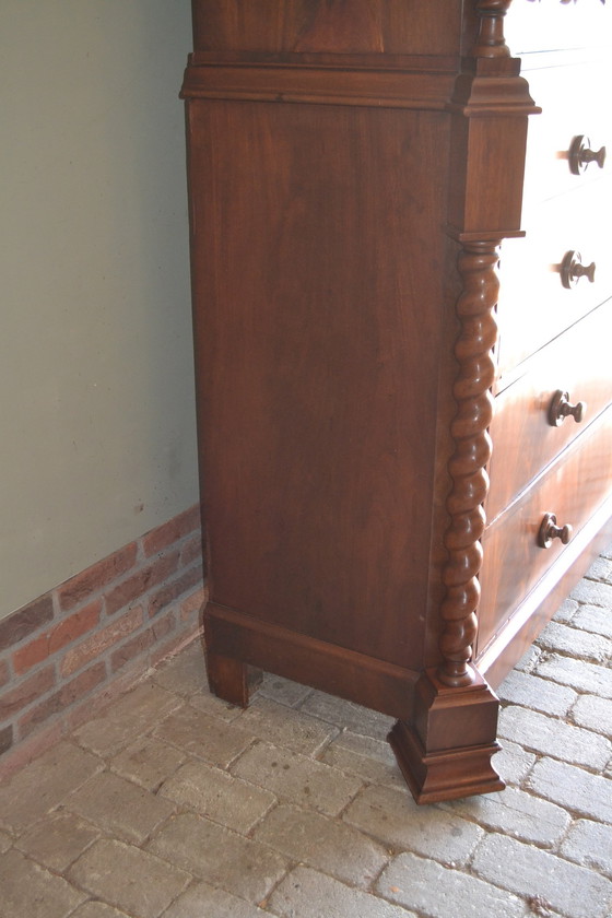 Image 1 of Mueble Biedermeier antiguo de madera de caoba.