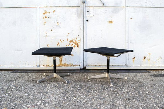 Image 1 of Repose-pieds EA 125 par Charles & Ray Eames pour Herman Miller, années 1970