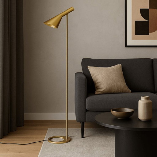 Nieuwe AJ vloerlamp in doos | Goudkleurig messing en aluminium | Reproductie 158 cm – Louis Poulsen (photo 2 of 6)