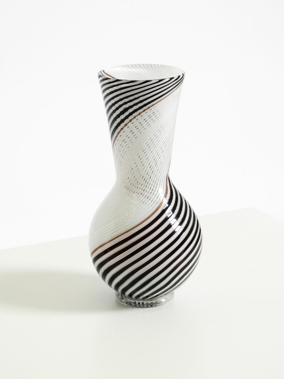 Image 1 of Wunderschöne italienische Murano-Glasvase aus der Mitte des 20. Jahrhunderts von Dino Martens für Aureliano Toso