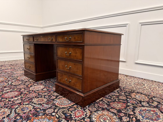 Scrivania classica italiana in radica di noce con pelle verde – Scrivanie, Leather, Wood (photo 6 of 15)