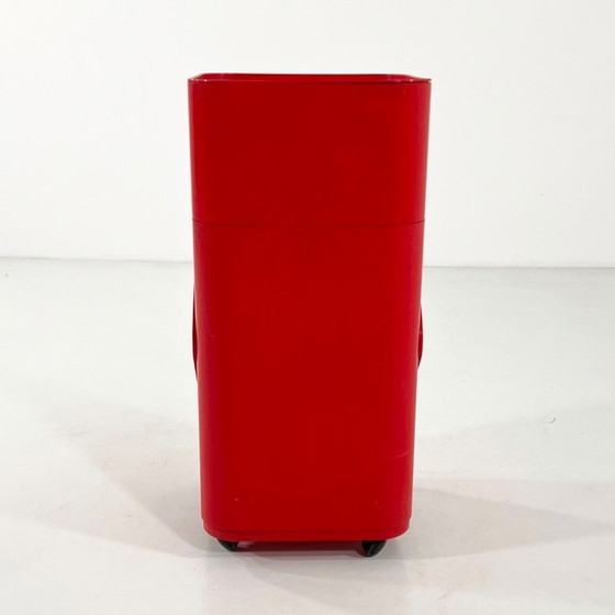 Image 1 of Roter Wäschekorb und Aufbewahrungsmöbel von Anna Castelli für Kartell, 1970er Jahre