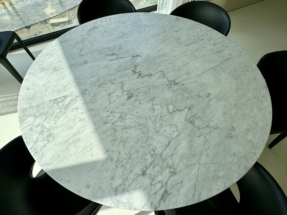 Image 1 of 6x leder stoelen Cassina met Carrera tafel MDF Italia