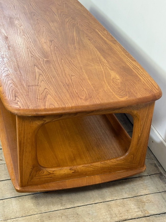 Image 1 of Table basse /meuble rangement en orme massif ERCOL Minerva 1980'S