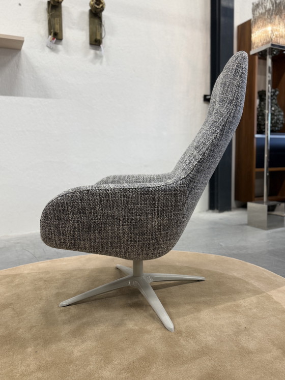 Image 1 of Pode Spot Two Poltroncina girevole in tessuto Migo 