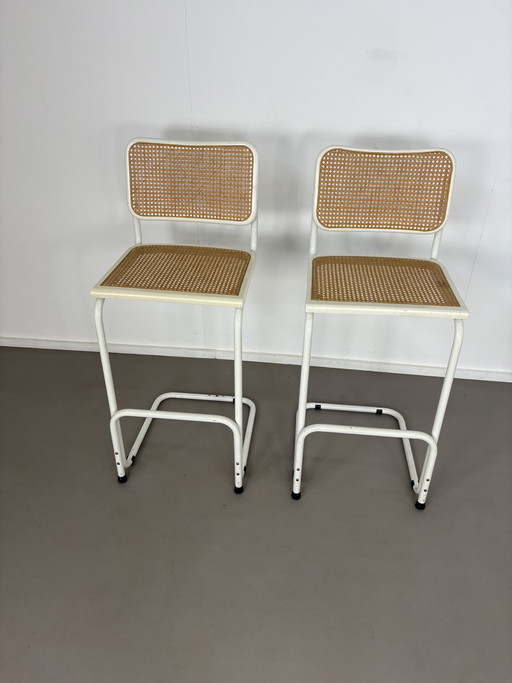 2 taburetes de bar vintage Cesca con estructura de cincha, estilo Marcel Breuer.