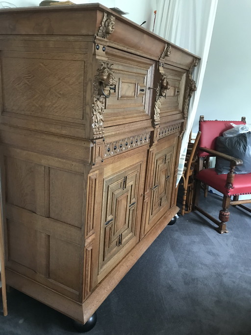 Mooie klassieke eiken buffet/linnenkast