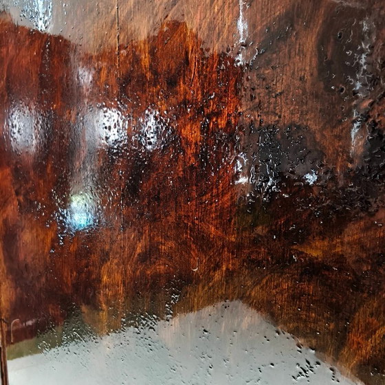 Englischer Vitrinenschrank aus dem späten 19. Jahrhundert mit Glastüren und Schubladen. – Wood (photo 3 of 15)
