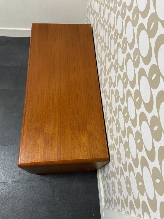 Image 1 of Mobile basso/TV vintage di Dyrlund con ante a serrandina