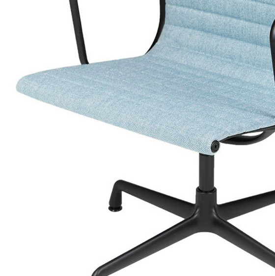 Image 1 of Sedia da riunione Vitra EA108 MA, base nera, tessuto: blu mare/avorio