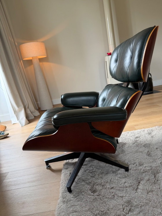 Charles & Ray Eames Lounge Chair – Swivel chairs, Leather (photo 3 of 6)