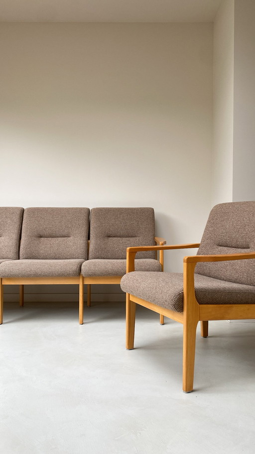 Coin salon / canapé / fauteuils en bois vintage