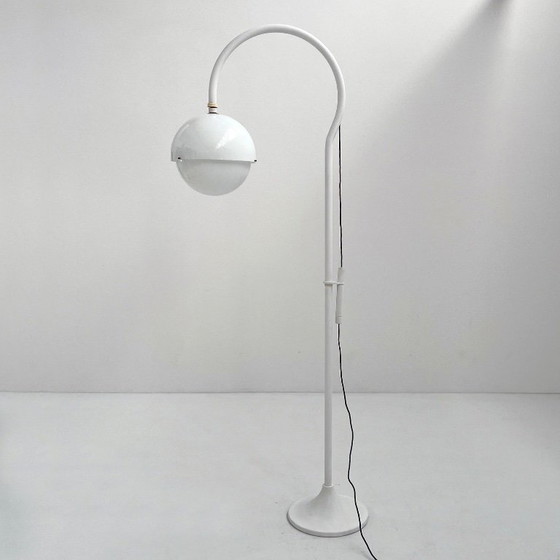 Image 1 of Lampada da terra modello 4055 bianca di Luigi Bandini Buti per Kartell, anni &#39;60