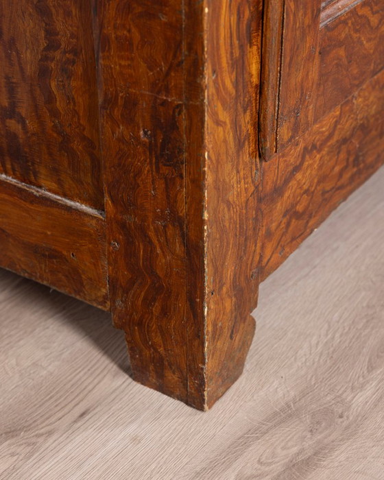 Armadio classico piemontese in noce del primo Settecento – Legno (photo 10 of 22)