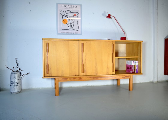 Image 1 of Deens dressoir/commode uit de jaren 70, vintage model.