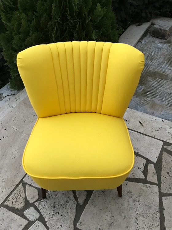 Poltrona Cocktail Gialla, anni '60 – Poltrone, Legno, Velluto, Mid Century Modern (photo 5 of 10)