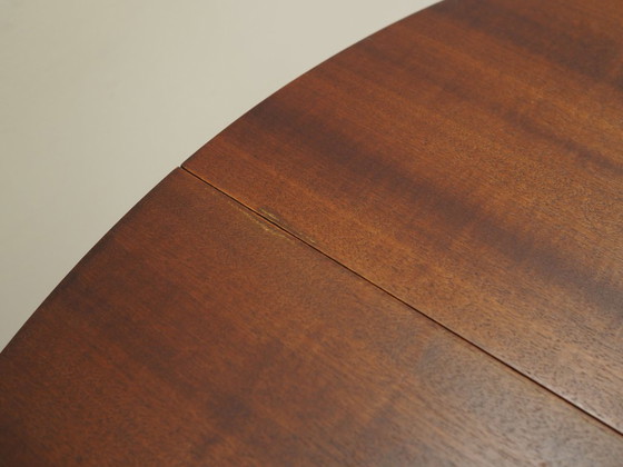 Image 1 of Tavolo rotondo in mogano, design italiano, anni '70, produzione: Italia