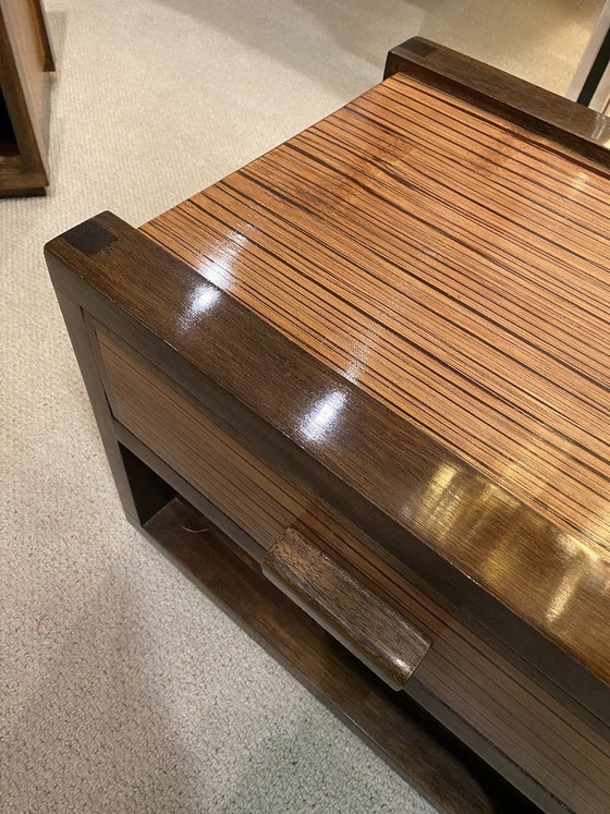 Image 1 of Art Deco nachtkastjes uit de jaren 80, gemaakt van zebra-eikenhout met vintage lades en een gelakte afwerking.