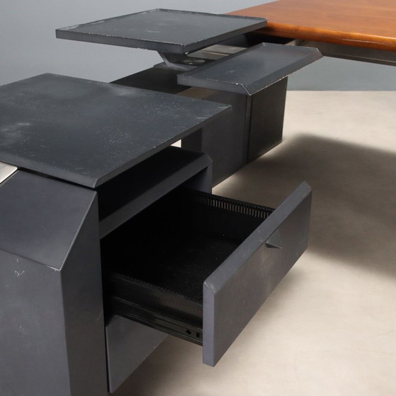 Image 1 of Groot hoekbureau uit de jaren 80-90