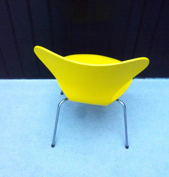 Image 1 of Chaise Mod. 3107 Arne Jacobsen Yellow