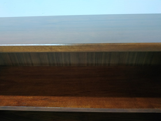 Image 1 of Mueble bajo de pared/librería sueca de los años 60 (estante central regulable)