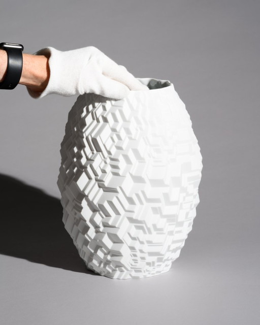 Vase d'artiste « Phi City » de Rosenthal, en porcelaine biscuit de Cairn Young, Allemagne, 2019