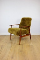 Sillón 'Lis', años 70, color marrón caqui/verde oliva, pelo largo, diseño Rudy bouclé Henryk Lis - 2 unidades disponibles