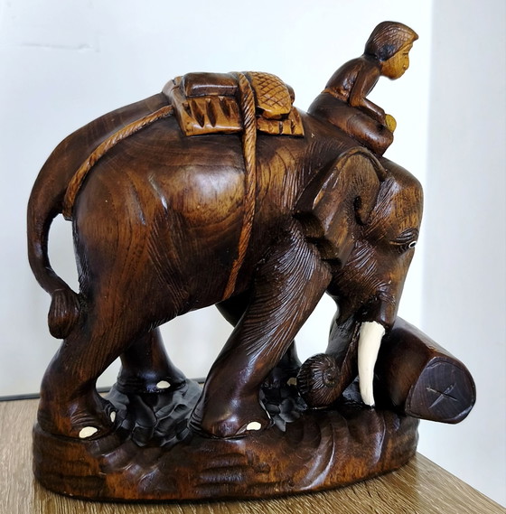 Sgabello / Tavolino elefante thailandese intagliato a mano in legno massello di Suar – Incl. statuetta (photo 11 of 15)