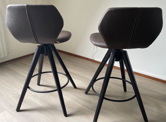 2 Barstools – Moods, Leather (photo 2 of 5)