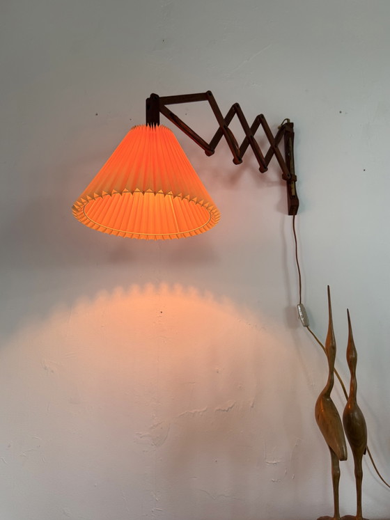 Vintage Danish Teak Scissor Lamp '60 – Wall lights, Wood, Plastic (photo 8 of 12)