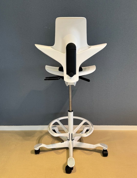 Image 1 of HAG Capisco Pulse con anillo de pie