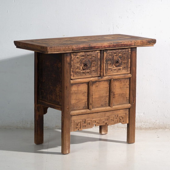 Antiker chinesischer Konsolentisch mit geschnitzten Schubladen – China, um 1900 – Iron (photo 7 of 40)