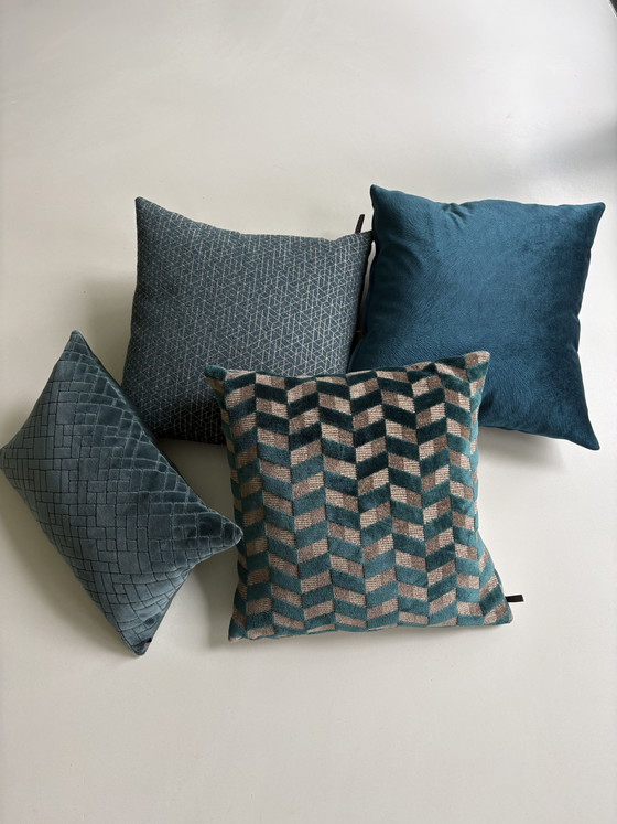 Tres cojines decorativos de la marca Claudia – Seletti, Textile (photo 5 of 7)