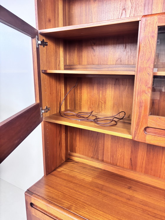 Image 1 of Vintage vitrinekast teak deens