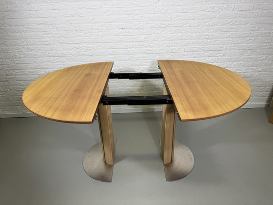 Image 1 of Lasko uitschuifbare design tafel eiken. 