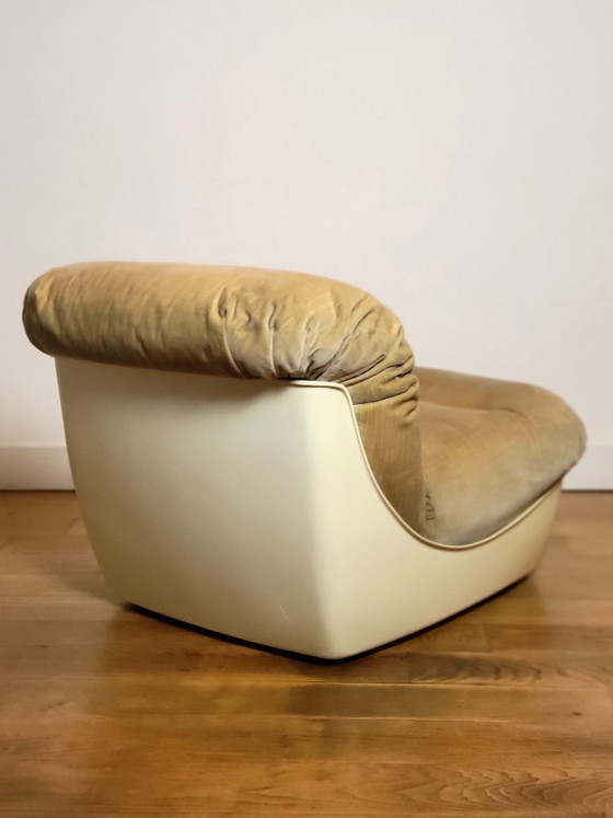 Image 1 of Fauteuil vintage de l'ère spatiale en velours doré