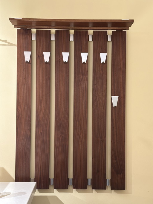 Perchero vintage de teca y cromo