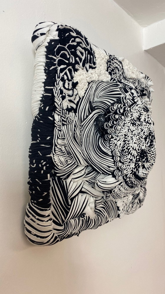 Image 1 of Table Sculpture Textiles Ref ROC