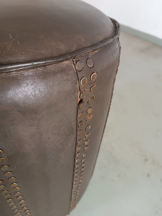 Image 1 of Set van 2 bruine leren poefs