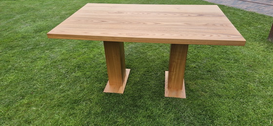 Image 1 of Table en bois d'orme fabriquée à la main