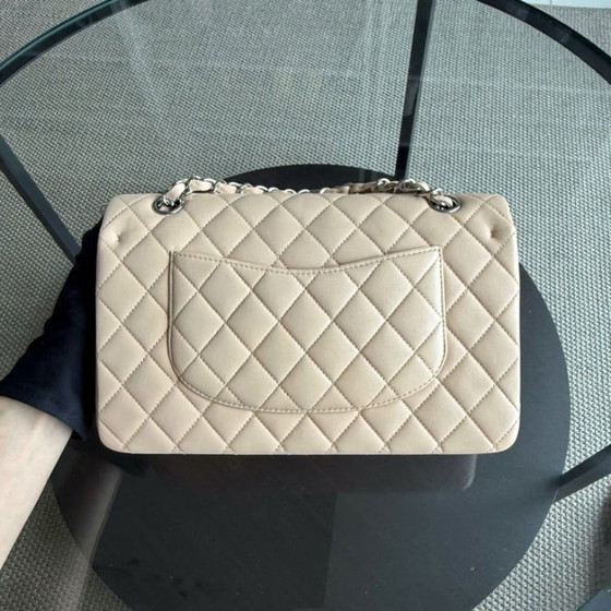 Image 1 of Chanel Classic Flap Medium - 25 cm gewatteerd lamsleer beige zilverkleurige hardware Serie 15