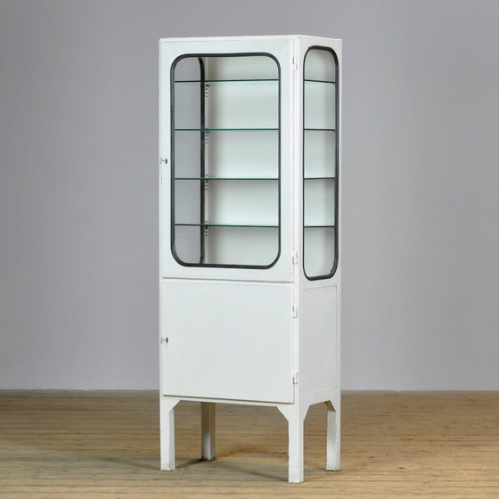 Vintage medical cabinet, 1970s, Display cabinets, Metal, Glass, White (photo 2 of 9)