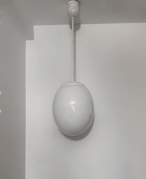 Vintage Limburg witte opaline eivormige kroonluchter