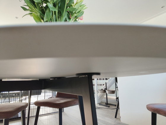 Image 1 of Tavolo ovale bianco design italiano