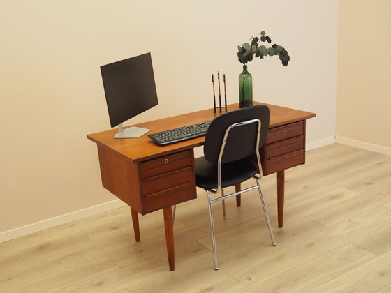 Image 1 of Bureau en teck, design danois, années 1970, fabriqué au Danemark