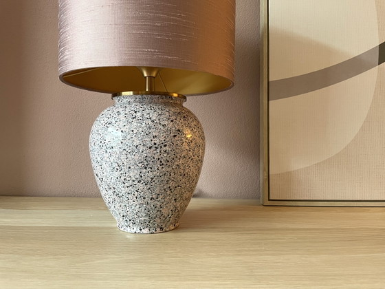 Image 1 of Handgemaakte Upcycled Vaaslamp – Royal Vaas met Dupion Zijden Kap