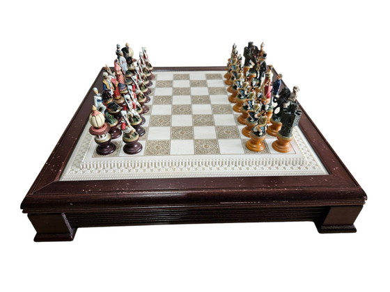 Raj Verzamel schaakspellen van Franklin Mint Porselein, jaren 70, Set van 33 – Decoratieve objecten (photo 19 of 19)