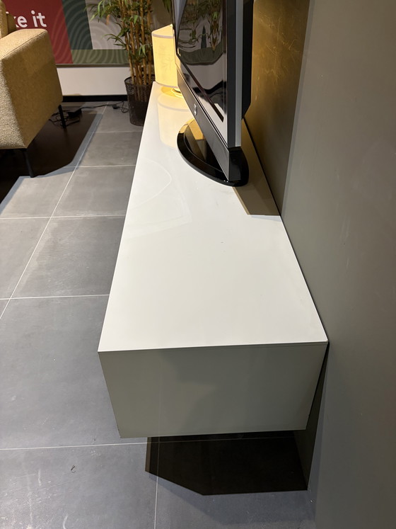 Image 1 of Bert Plantagie « Tv-dressoir » 