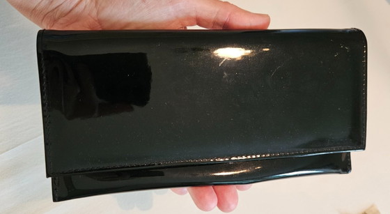 Clutch Yves Saint Laurent in pelle verniciata nera, Plastica, Nero (foto 4 di 15)